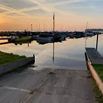 Villa In Erster Reihe - Direkter Strandzugang - Eingezaeunter Garten - Dachterrasse - 2 Gartenterrassen - Terrassendach - Grill Mit Plancha - 5-sterne-meerblick - Bar - Kamin - Soundanlage - Pool Whirlpool - Kinderfreundlich - Hunde Willkommen *