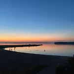 In Erster Reihe - Direkter Strandzugang - Eingezaeunter Garten - Dachterrasse - 2 Gartenterrassen - Terrassendach - Grill Mit Plancha - 5-sterne-meerblick - Bar - Kamin - Soundanlage - Pool Whirlpool - Kinderfreundlich - Hunde Willkommen Villa