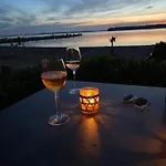 In Erster Reihe - Direkter Strandzugang - Eingezaeunter Garten - Dachterrasse - 2 Gartenterrassen - Terrassendach - Grill Mit Plancha - 5-sterne-meerblick - Bar - Kamin - Soundanlage - Pool Whirlpool - Kinderfreundlich - Hunde Willkommen