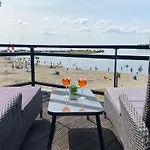 In Erster Reihe - Direkter Strandzugang - Eingezaeunter Garten - Dachterrasse - 2 Gartenterrassen - Terrassendach - Grill Mit Plancha - 5-sterne-meerblick - Bar - Kamin - Soundanlage - Pool Whirlpool - Kinderfreundlich - Hunde Willkommen