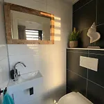 In Erster Reihe - Direkter Strandzugang - Eingezaeunter Garten - Dachterrasse - 2 Gartenterrassen - Terrassendach - Grill Mit Plancha - 5-sterne-meerblick - Bar - Kamin - Soundanlage - Pool Whirlpool - Kinderfreundlich - Hunde Willkommen Villa