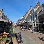 In Erster Reihe - Direkter Strandzugang - Eingezaeunter Garten - Dachterrasse - 2 Gartenterrassen - Terrassendach - Grill Mit Plancha - 5-sterne-meerblick - Bar - Kamin - Soundanlage - Pool Whirlpool - Kinderfreundlich - Hunde Willkommen