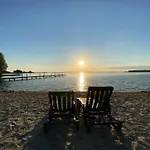 In Erster Reihe - Direkter Strandzugang - Eingezaeunter Garten - Dachterrasse - 2 Gartenterrassen - Terrassendach - Grill Mit Plancha - 5-sterne-meerblick - Bar - Kamin - Soundanlage - Pool Whirlpool - Kinderfreundlich - Hunde Willkommen Villa *