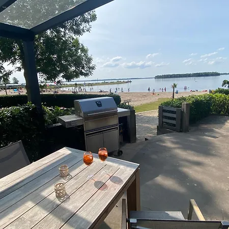 In Erster Reihe - Direkter Strandzugang - Eingezaeunter Garten - Dachterrasse - 2 Gartenterrassen - Terrassendach - Grill Mit Plancha - 5-sterne-meerblick - Bar - Kamin - Soundanlage - Pool Whirlpool - Kinderfreundlich - Hunde Willkommen Villa *