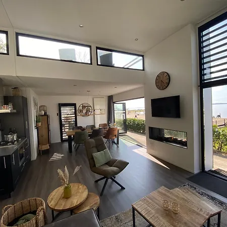 Villa In Erster Reihe - Direkter Strandzugang - Eingezaeunter Garten - Dachterrasse - 2 Gartenterrassen - Terrassendach - Grill Mit Plancha - 5-sterne-meerblick - Bar - Kamin - Soundanlage - Pool Whirlpool - Kinderfreundlich - Hunde Willkommen *