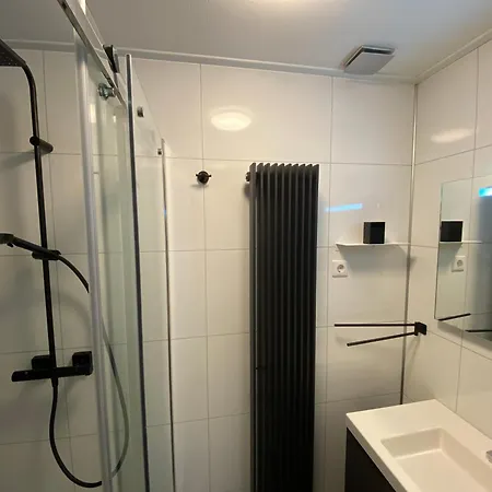 In Erster Reihe - Direkter Strandzugang - Eingezaeunter Garten - Dachterrasse - 2 Gartenterrassen - Terrassendach - Grill Mit Plancha - 5-sterne-meerblick - Bar - Kamin - Soundanlage - Pool Whirlpool - Kinderfreundlich - Hunde Willkommen *