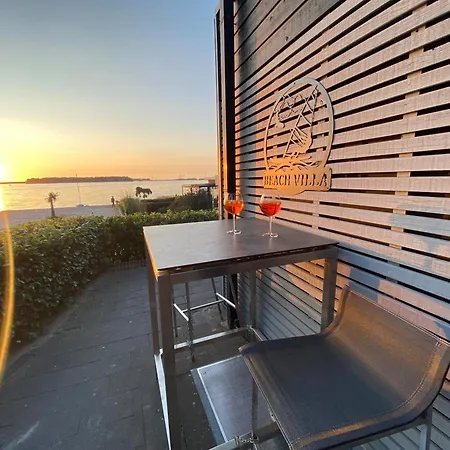 In Erster Reihe - Direkter Strandzugang - Eingezaeunter Garten - Dachterrasse - 2 Gartenterrassen - Terrassendach - Grill Mit Plancha - 5-sterne-meerblick - Bar - Kamin - Soundanlage - Pool Whirlpool - Kinderfreundlich - Hunde Willkommen