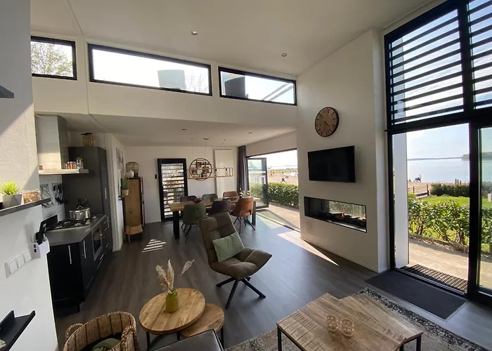 Villa In Erster Reihe - Direkter Strandzugang - Eingezaeunter Garten - Dachterrasse - 2 Gartenterrassen - Terrassendach - Grill Mit Plancha - 5-sterne-meerblick - Bar - Kamin - Soundanlage - Pool Whirlpool - Kinderfreundlich - Hunde Willkommen *